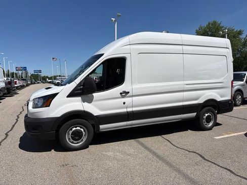 New 2026 Ford Transit 250 148 High Roof RWD image 5