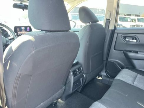 Used 2025 Nissan Rogue SV AWD/4WD image 18