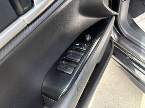 Used 2025 Toyota Camry SE FWD image 21
