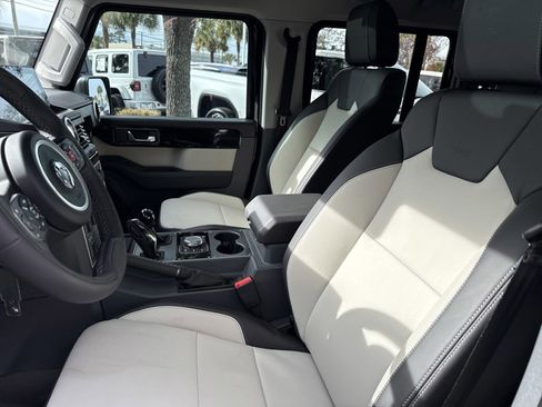 New 2025 INEOS Grenadier Fieldmaster Edition image 13