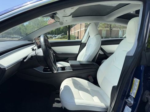 Used 2018 Tesla Model 3 Mid Range image 5
