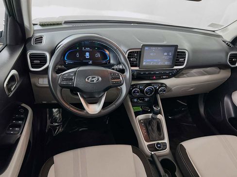 Certified 2025 Hyundai Venue SEL image 22