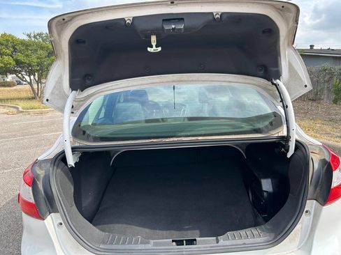 Used 2012 Ford Focus Titanium image 15