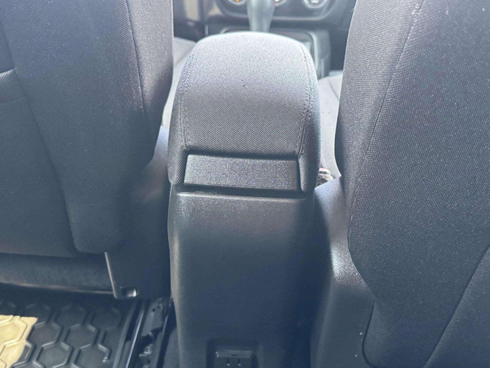 Used 2015 Jeep Renegade Latitude w/ Popular Equipment Group FWD image 44