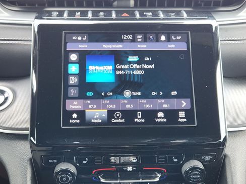 Used 2024 Jeep Grand Cherokee Altitude AWD/4WD image 15
