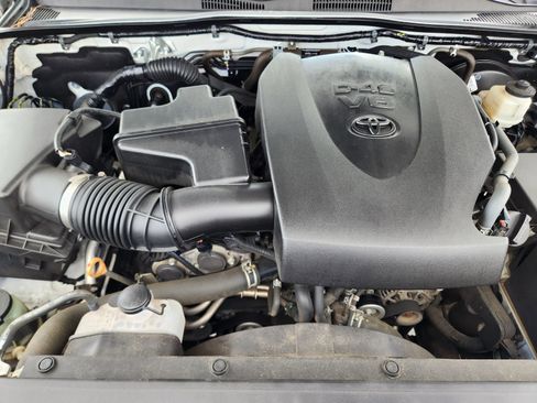 Used 2020 Toyota Tacoma SR5 w/ Technology Package AWD/4WD image 34