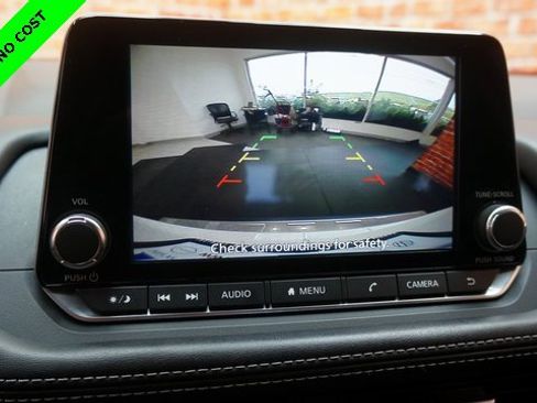 Used 2023 Nissan Rogue S image 16