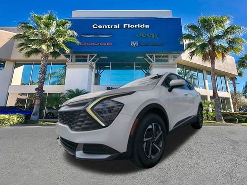 Used 2024 Kia Sportage LX image 9