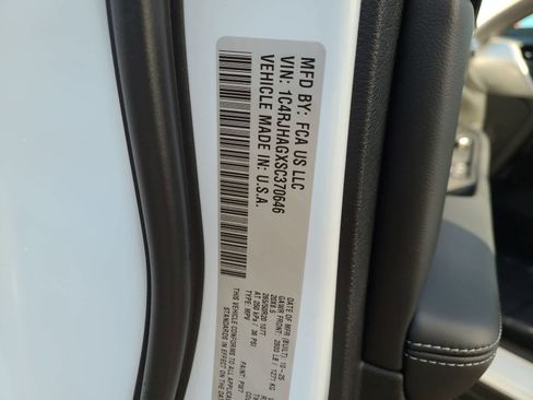 New 2025 Jeep Grand Cherokee Altitude image 29