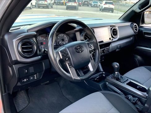 Used 2020 Toyota Tacoma TRD Sport w/ Technology Package image 16