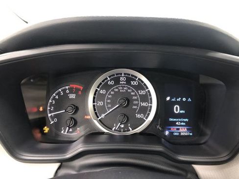 Used 2022 Toyota Corolla LE image 17