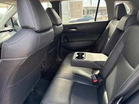 Used 2025 Toyota Corolla Cross XLE image 27