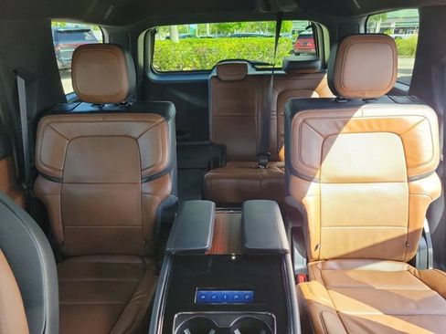Certified 2023 Lincoln Navigator Reserve AWD/4WD image 19