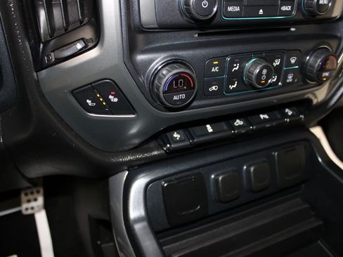 Used 2018 Chevrolet Silverado 1500 LT w/ All Star Edition image 35