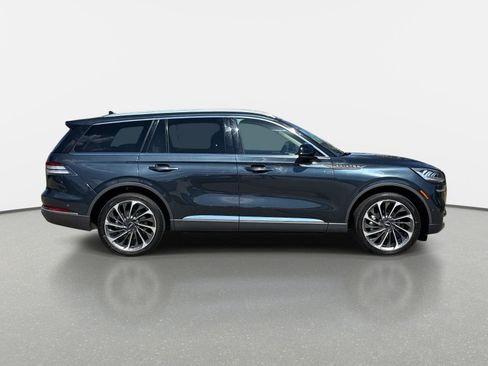 Used 2022 Lincoln Aviator Reserve w/ Equipment Group 201A image 4