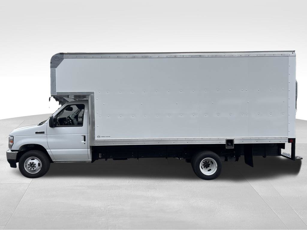 New 2027 Ford E-450 and Econoline 450 Super Duty w/ Power Equipment Group RWD image 2