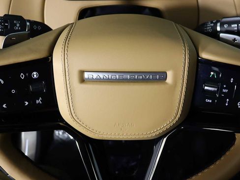 Used 2025 Land Rover Range Rover Sport Dynamic SE image 17