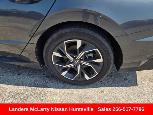 Used 2024 Hyundai Sonata SEL FWD image 12