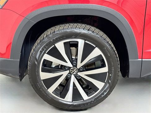 Used 2023 Volkswagen Taos SE image 28