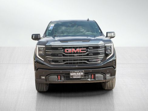 Used 2024 GMC Sierra 1500 AT4 w/ Technology Package AWD/4WD image 8