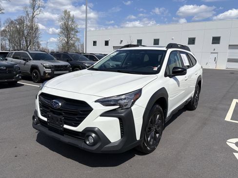 Used 2025 Subaru Outback Onyx Edition AWD/4WD image 3