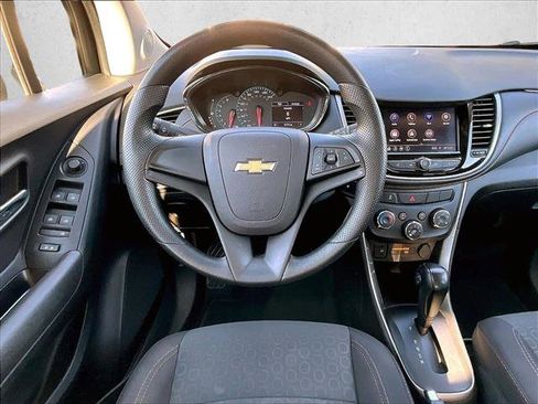 Used 2020 Chevrolet Trax LS image 7