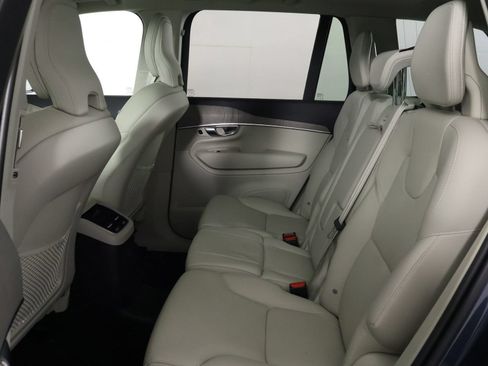 Certified 2025 Volvo XC90 T8 Plus w/ Protection Package Premier AWD/4WD image 32