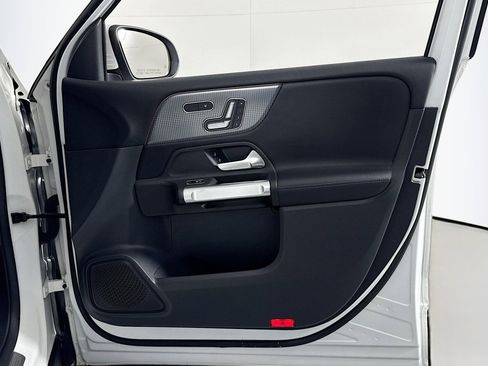 Certified 2022 Mercedes-Benz GLB 250 4MATIC image 23