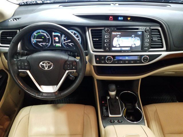 Used 2017 Toyota Highlander Limited Platinum AWD/4WD image 3