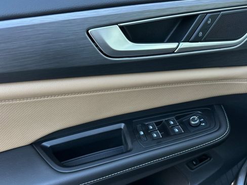 New 2026 Volkswagen Atlas Cross Sport SE image 9