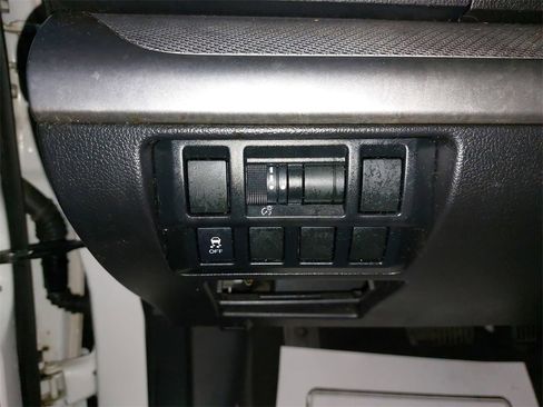 Used 2017 Subaru Outback 2.5i Premium image 21