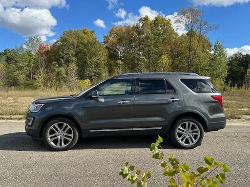 Used 2016 Ford Explorer Limited w/ Equipment Group 301A AWD/4WD image 12