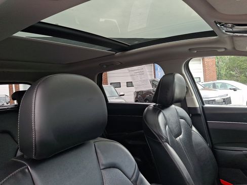 Used 2023 Kia Sorento S w/ Panoramic Sunroof Package FWD image 19