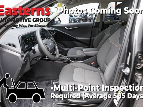 Used 2025 Kia Niro LX FWD image 13