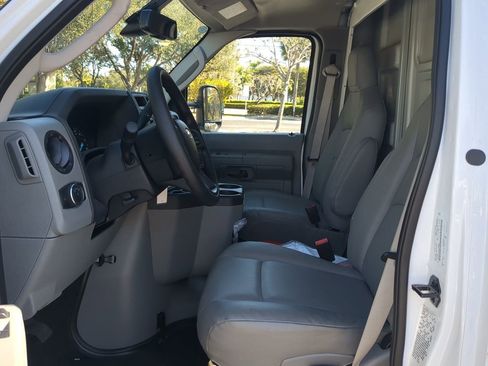 New 2026 Ford E-450 and Econoline 450 Super Duty w/ Power Equipment Group image 16