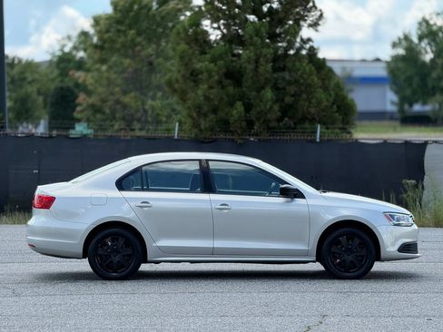 Used 2011 Volkswagen Jetta S FWD image 7