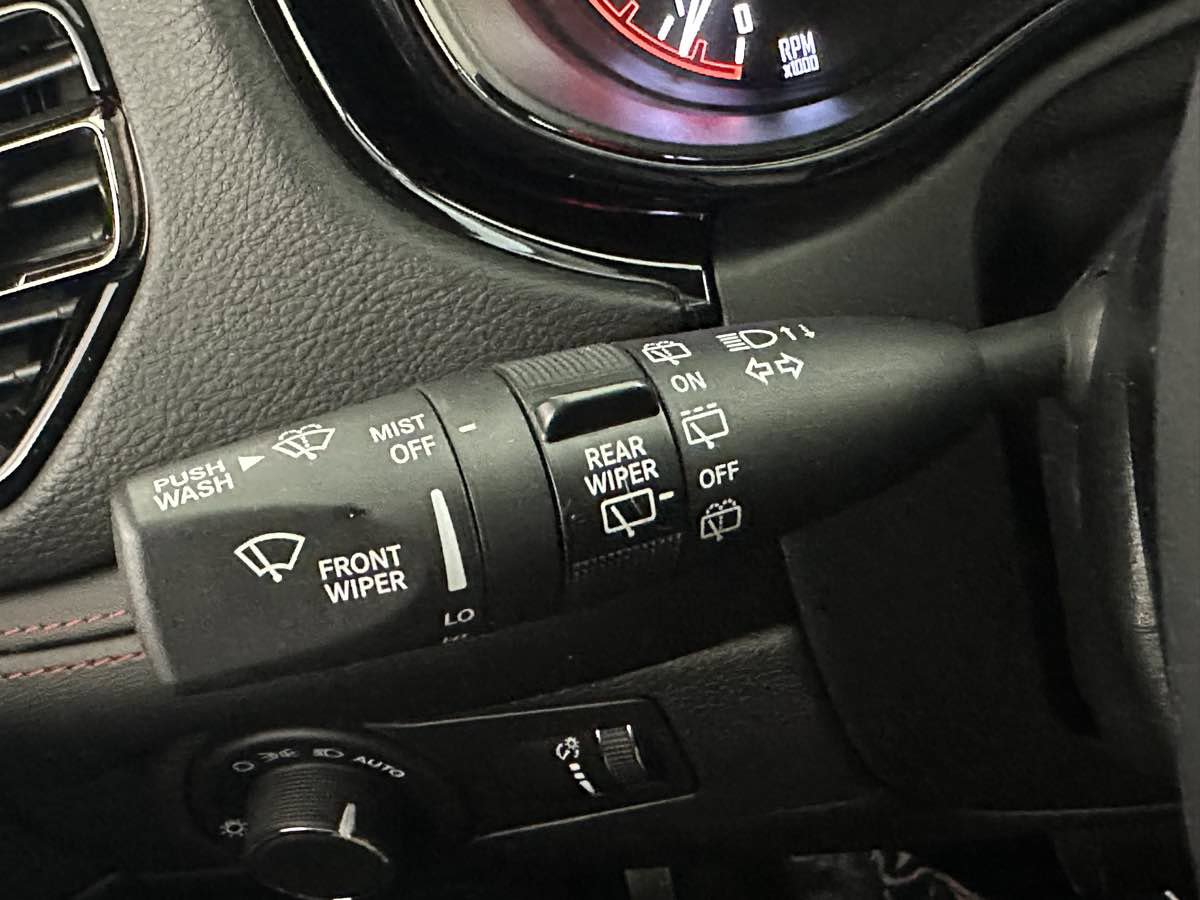 Used 2025 Dodge Durango GT AWD/4WD image 31