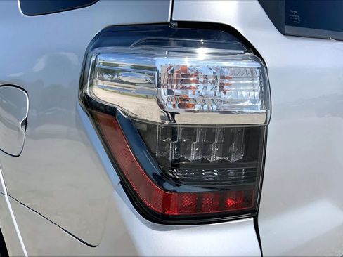Used 2017 Toyota 4Runner Limited AWD/4WD image 28