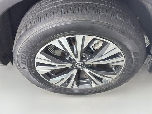 Used 2023 Nissan Rogue SV FWD image 11