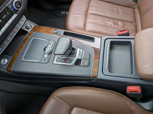 Used 2018 Audi Q5 2.0T Premium Plus w/ Premium Plus Package AWD/4WD image 14