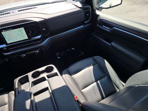 Used 2025 GMC Sierra 1500 SLT image 45