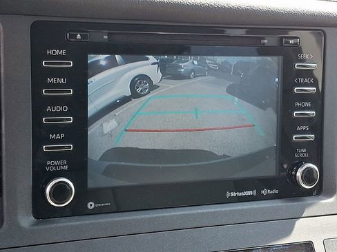 Used 2019 Toyota Sienna XLE Premium FWD image 20