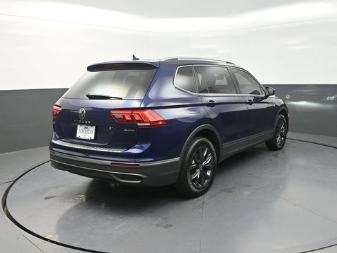 Used 2022 Volkswagen Tiguan SE AWD/4WD image 11