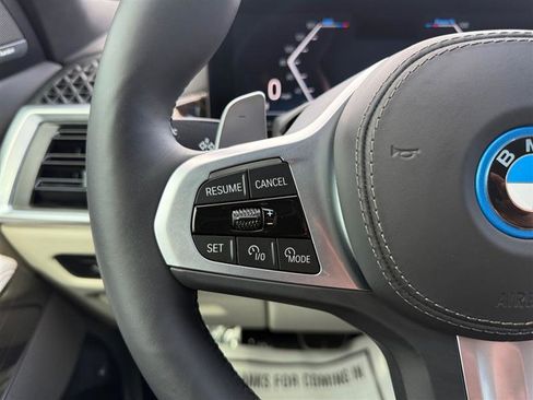 Used 2025 BMW X5 xDrive50e w/ M Sport Package image 36