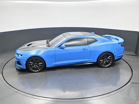 Used 2022 Chevrolet Camaro ZL1 image 32