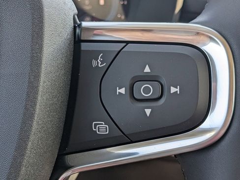 New 2025 Volvo XC40 B5 Ultra w/ Climate Package image 25