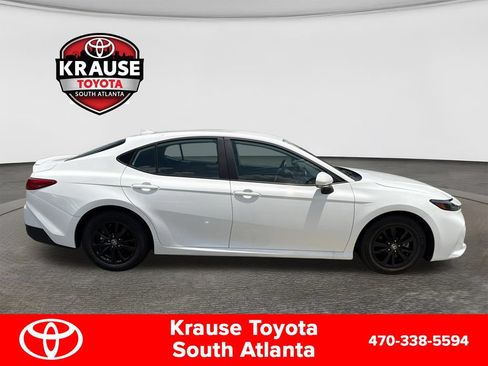 Used 2025 Toyota Camry LE w/ Convenience Package FWD image 4