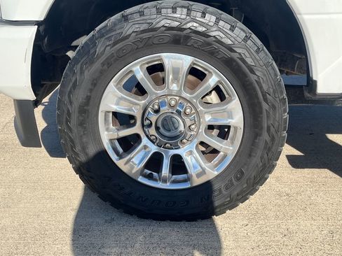 Used 2021 Ford F250 Limited w/ FX4 Off-Road Package image 28