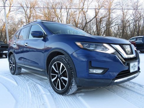 Used 2017 Nissan Rogue SL w/ SL Premium Package image 3