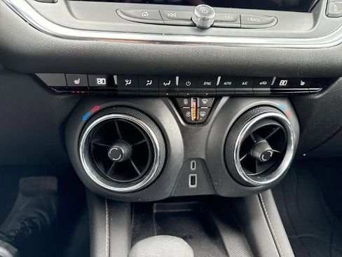 Used 2024 Chevrolet Blazer LT w/ Convenience Package image 11